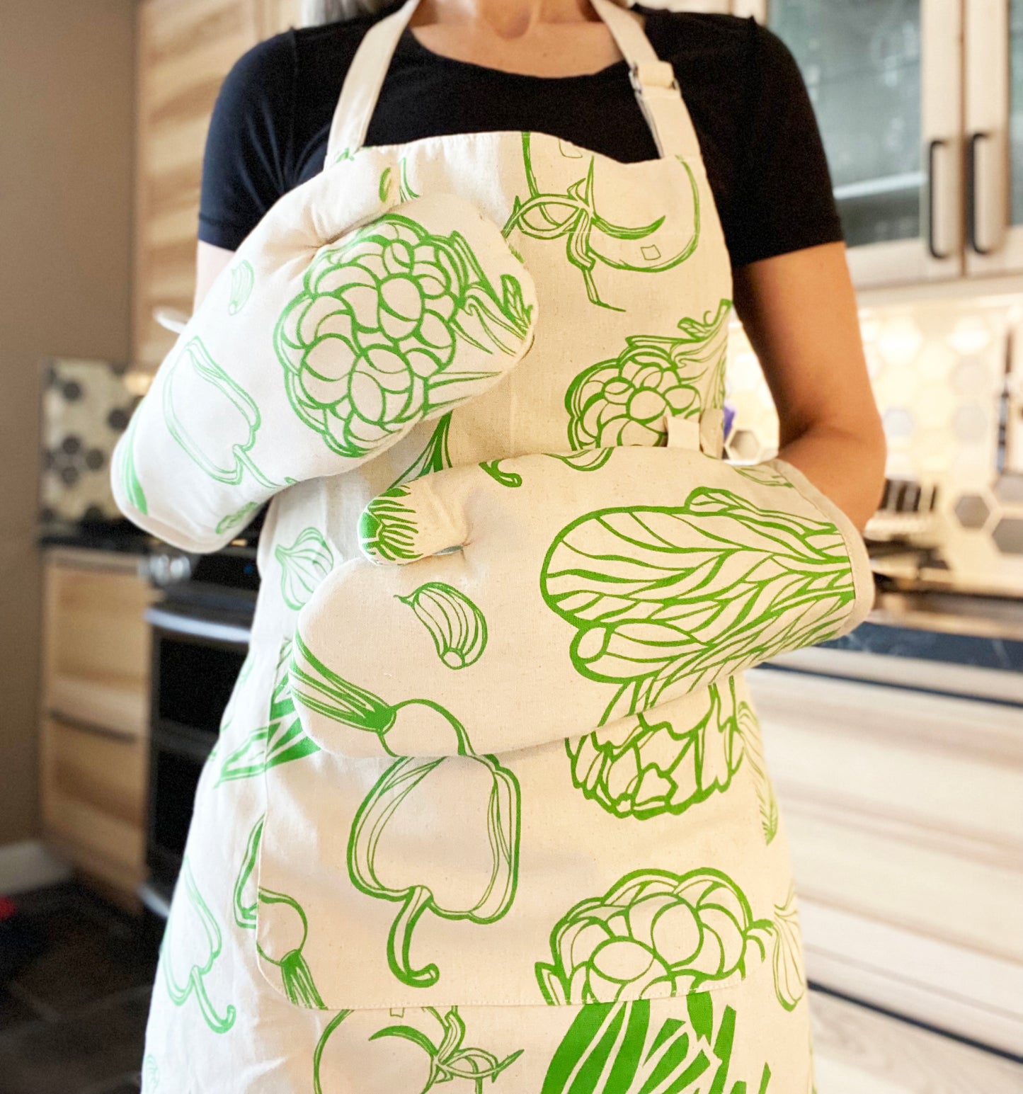 Unisex Apron and Oven Mitt Set - Large Veggies Pattern - Natural Cotton Canvas