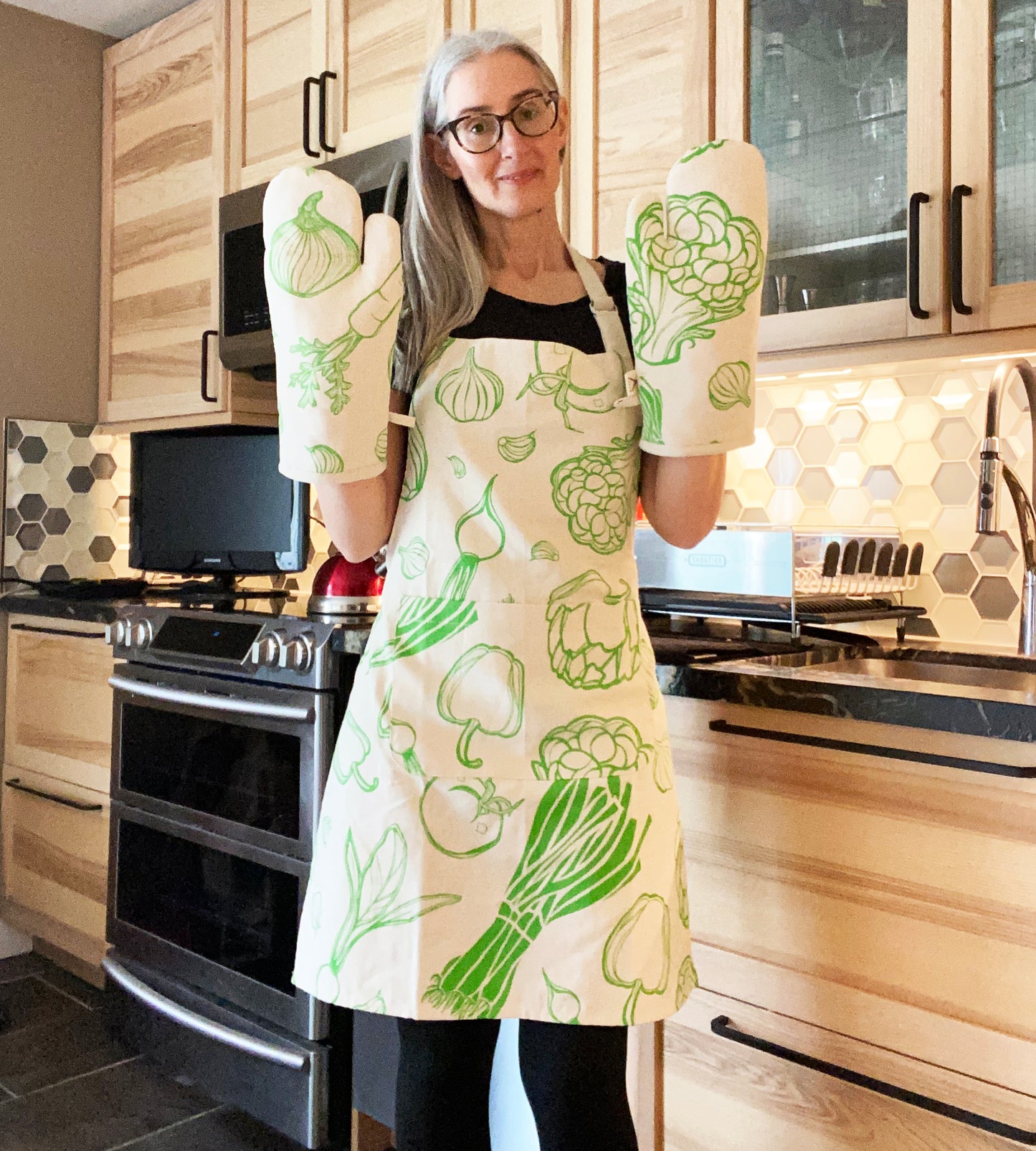Unisex Apron and Oven Mitt Set - Large Veggies Pattern - Natural Cotton Canvas