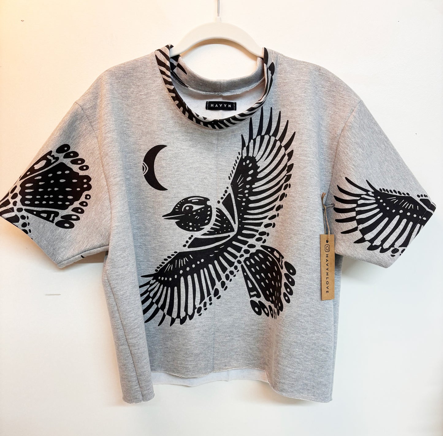 Grey Fleece Short Sleeve Sweatshirt - Large Jay Bird - Hand Printed - One of a Kind - Apparel