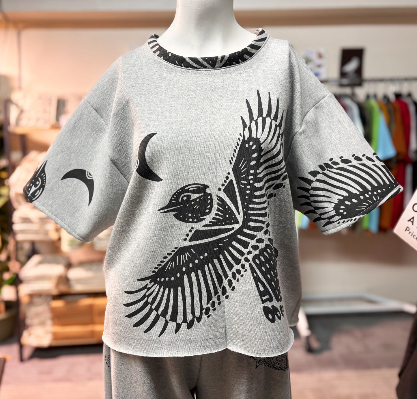 Grey Fleece Short Sleeve Sweatshirt - Large Jay Bird - Hand Printed - One of a Kind - Apparel