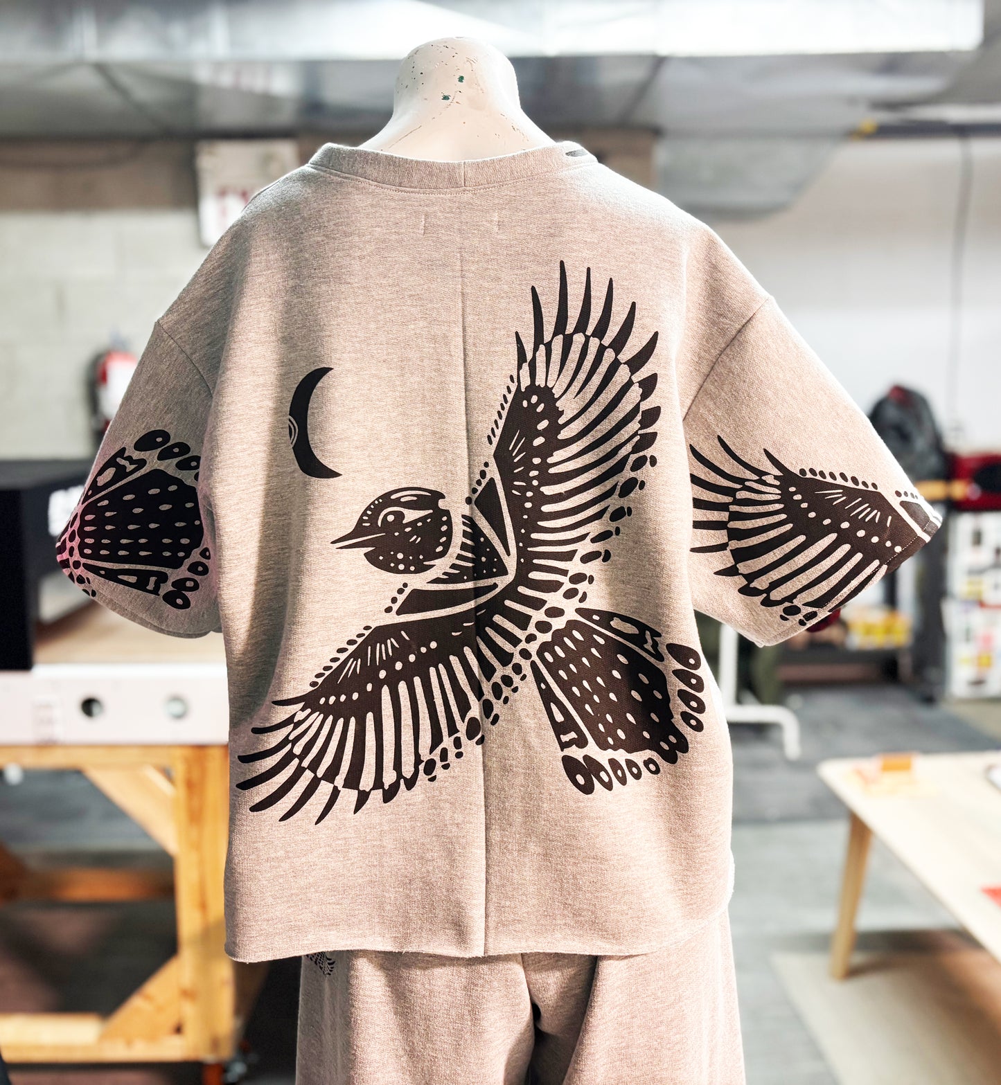 Grey Fleece Short Sleeve Sweatshirt - Large Jay Bird - Hand Printed - One of a Kind - Apparel