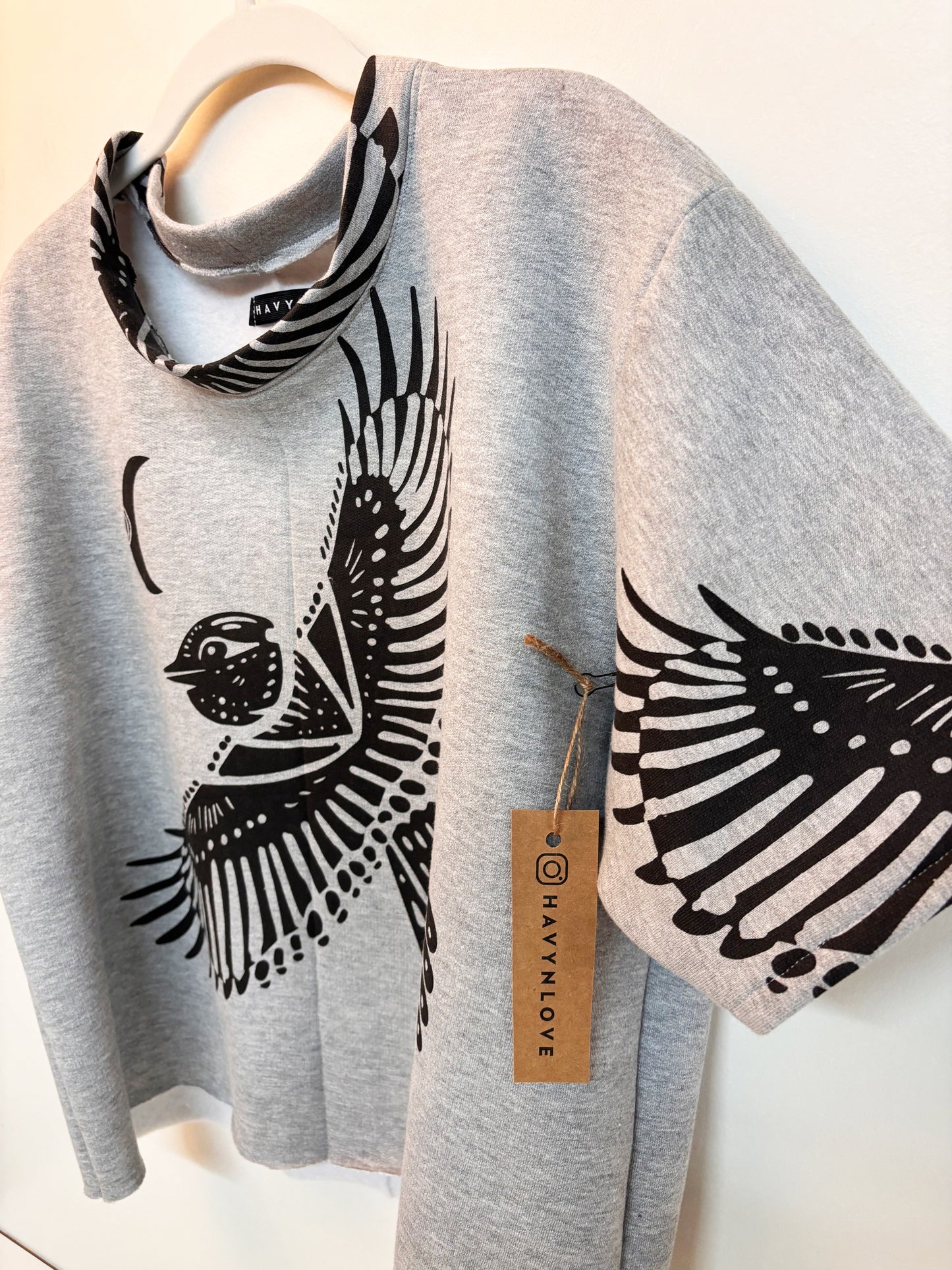 Grey Fleece Short Sleeve Sweatshirt - Large Jay Bird - Hand Printed - One of a Kind - Apparel